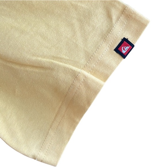 NWT Quiksilver Siesta Surf Tshirt with Sticker - Picture 5 of 9